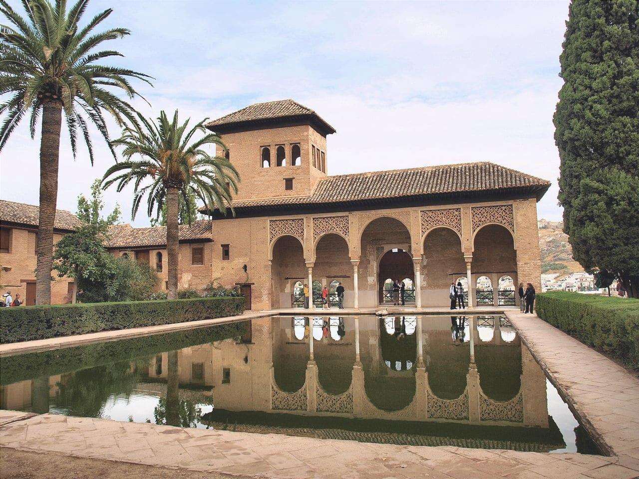 L'Alhambra ha alcuni dei più bei giardini del mondo.