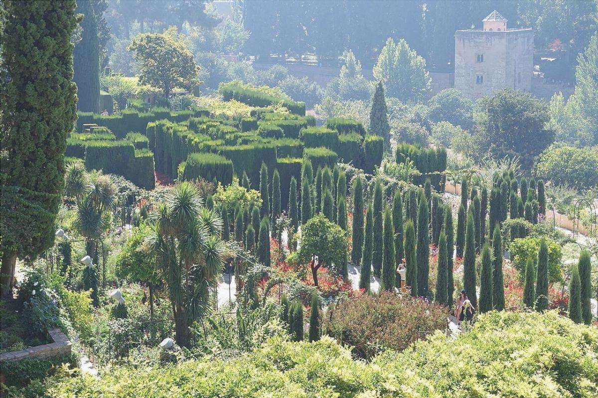 Il Generalife è un giardino situato a Granada.